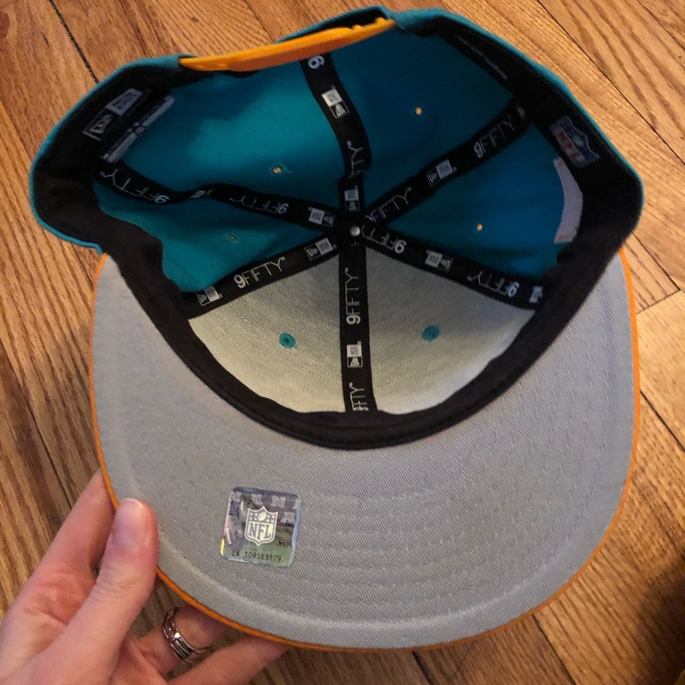 Miami dolphins hat - Picture 3 of 4